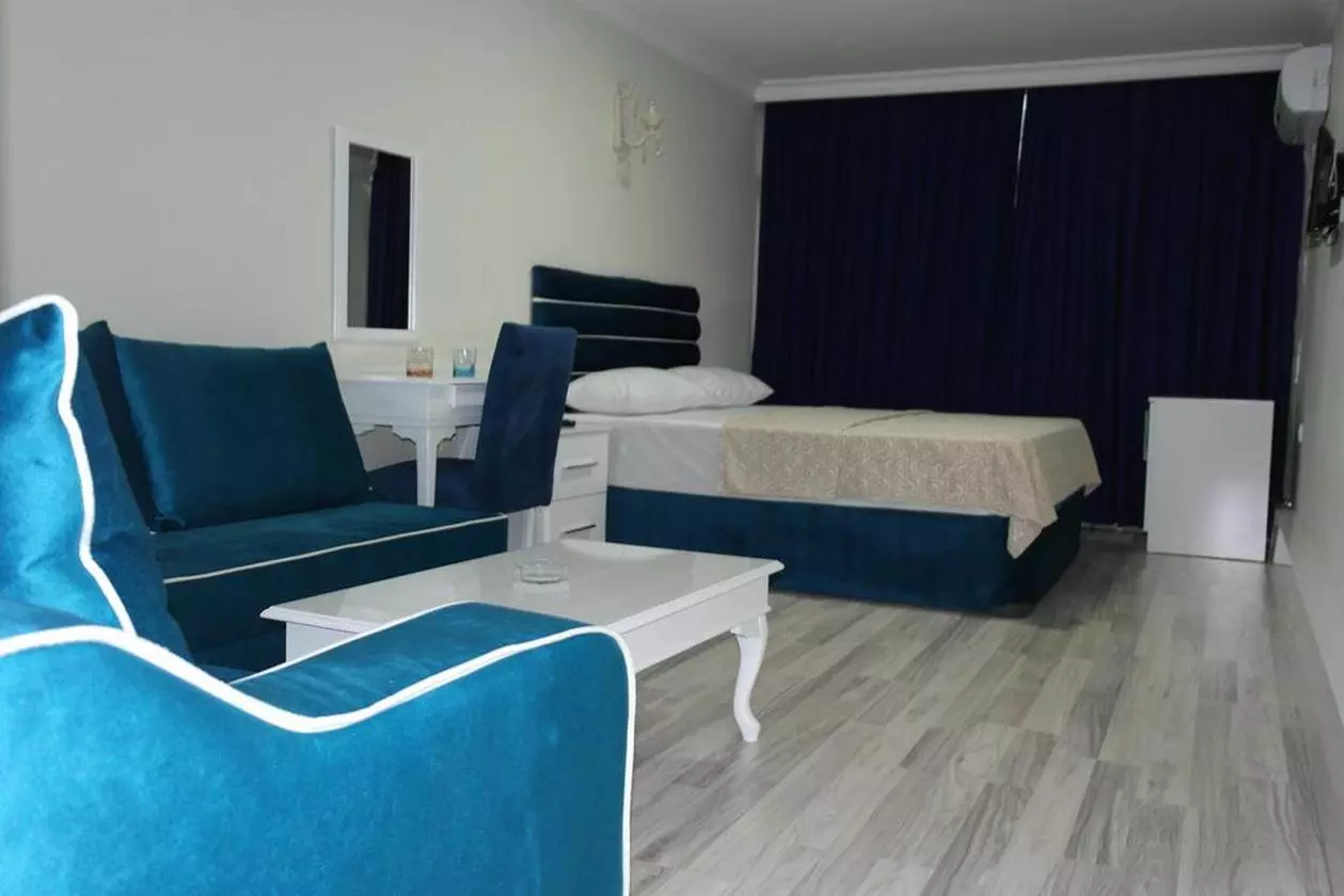 REGENCY_SHABAVIZ (12).jpg